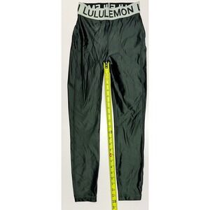 Lululemon Lab Shiny Green High Rise Leggings Branded Waistband Womens Size‎ 2